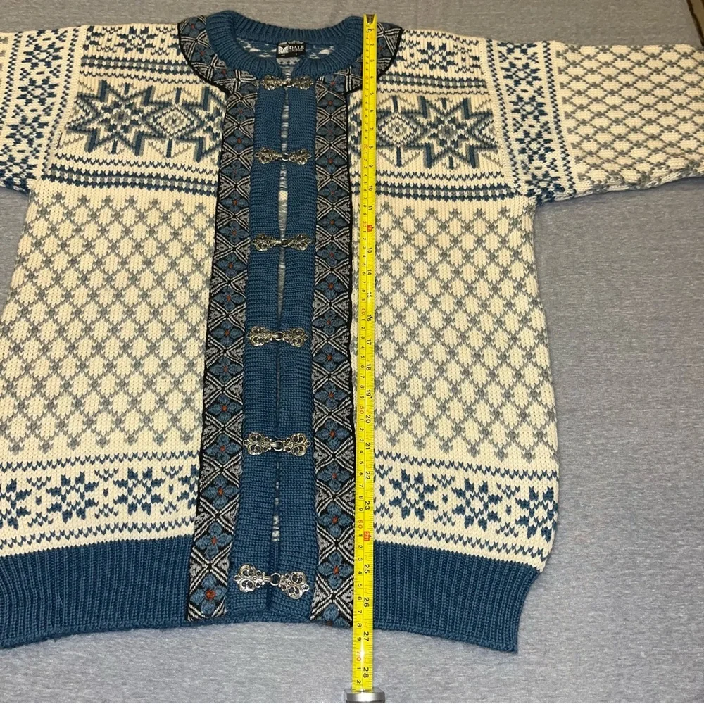 Vintage Dale of Norway blue and white sweater - Picture 9 of 9